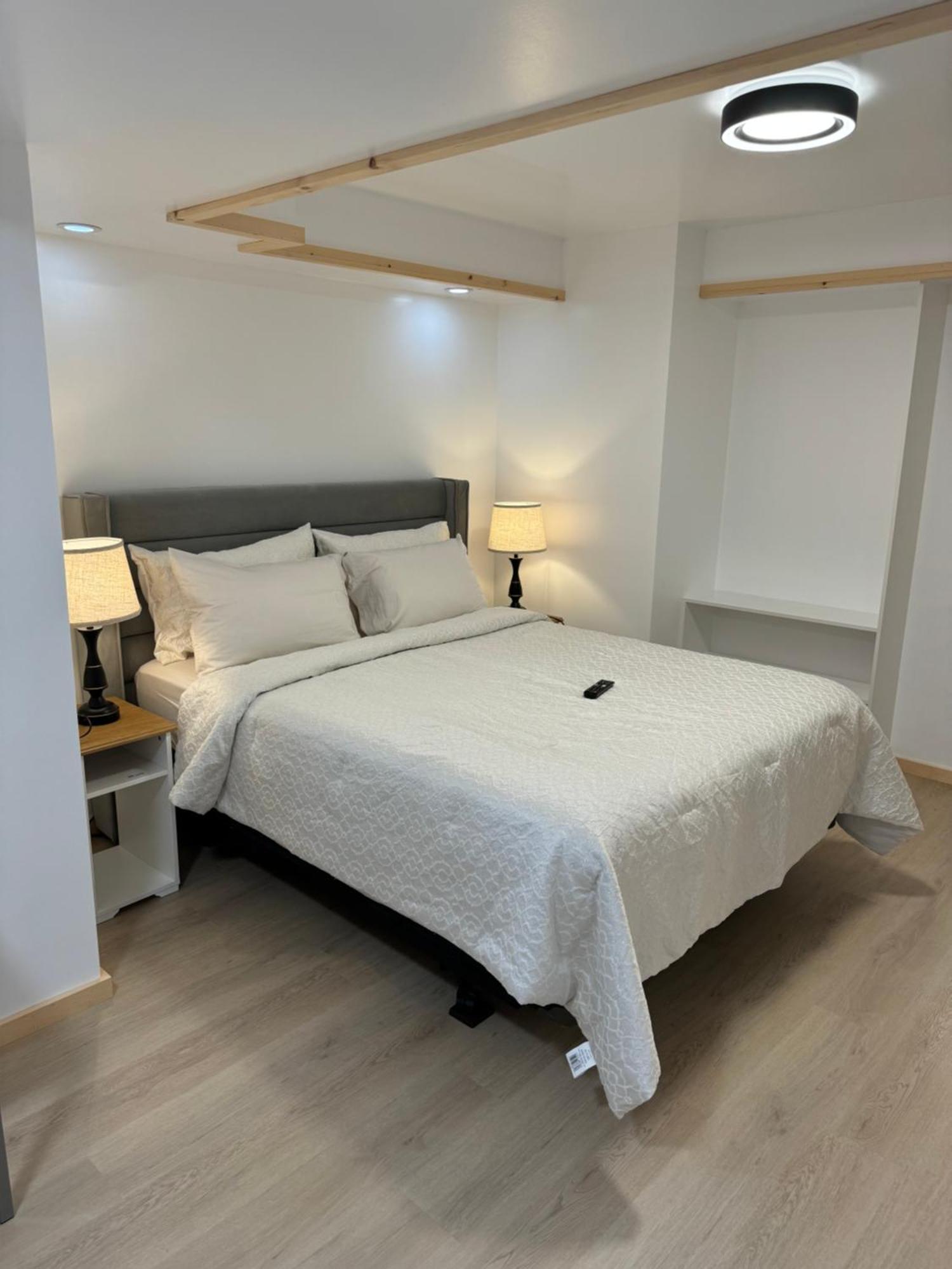 Private Entrance, Private Bathroom, Bedroom And Workspace Ottawa Dış mekan fotoğraf